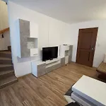 بيت للعطل Fuzzy